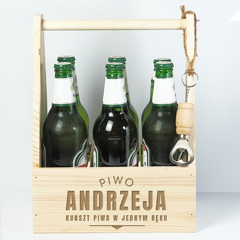 drewniane nosidło na piwo z otwieraczem
